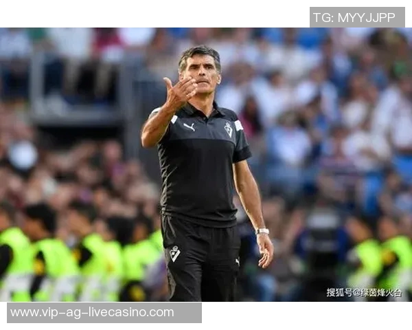 足球教父的传奇人生与对世界足球的深远影响探讨